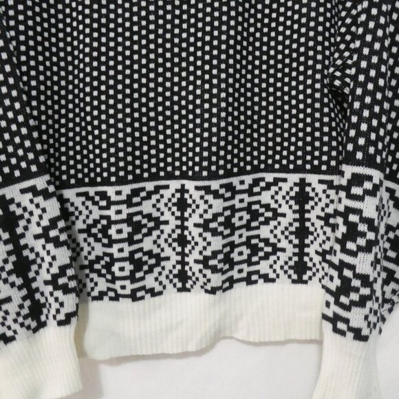 Black and White Patterned Knit Sweater | medium | Ribbed Neck, Bottom & Cuffs - Picture 13 of 15
